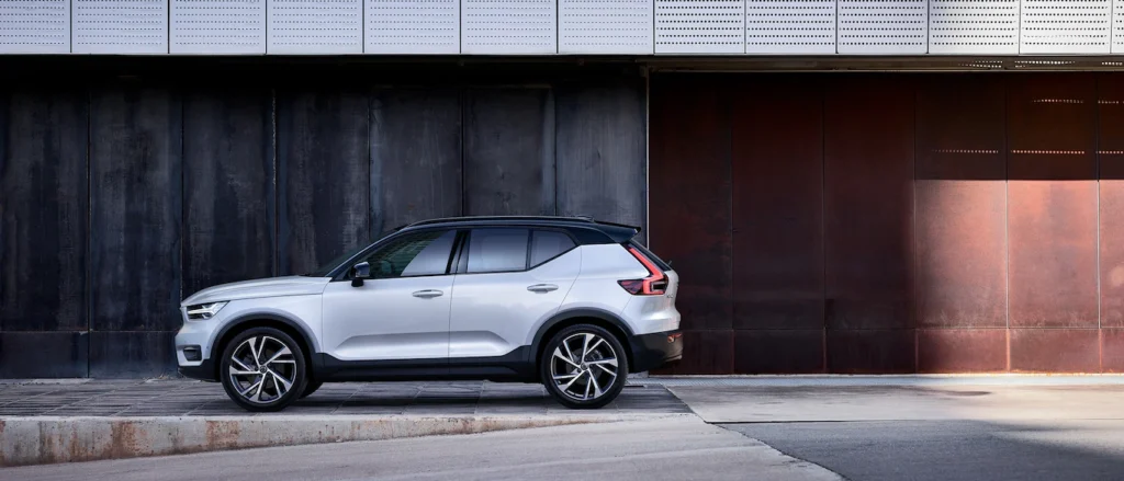 Volvo XC40 Side View