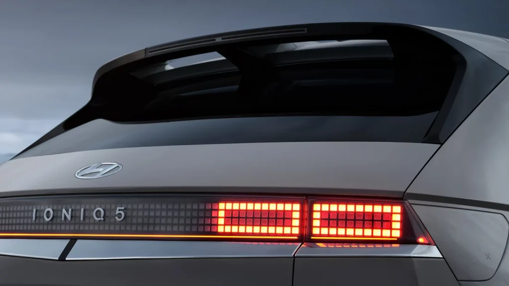 2022 Ioniq 5 Pixel-inspired rear lights