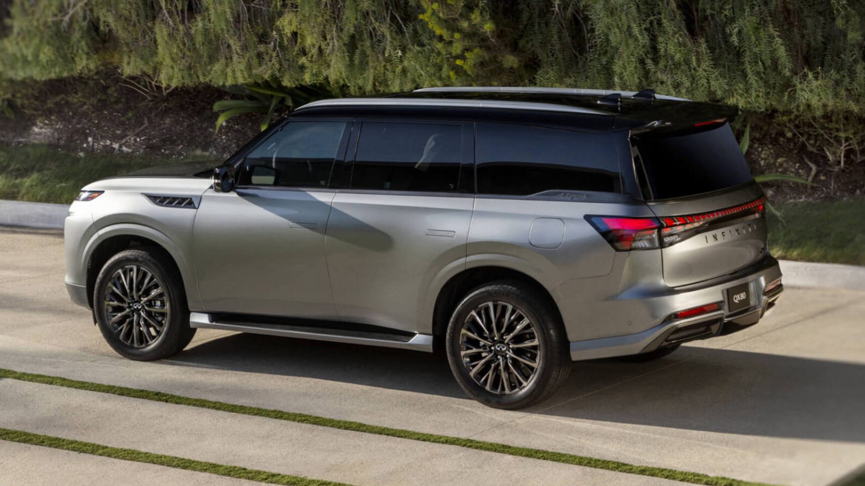Infiniti QX80