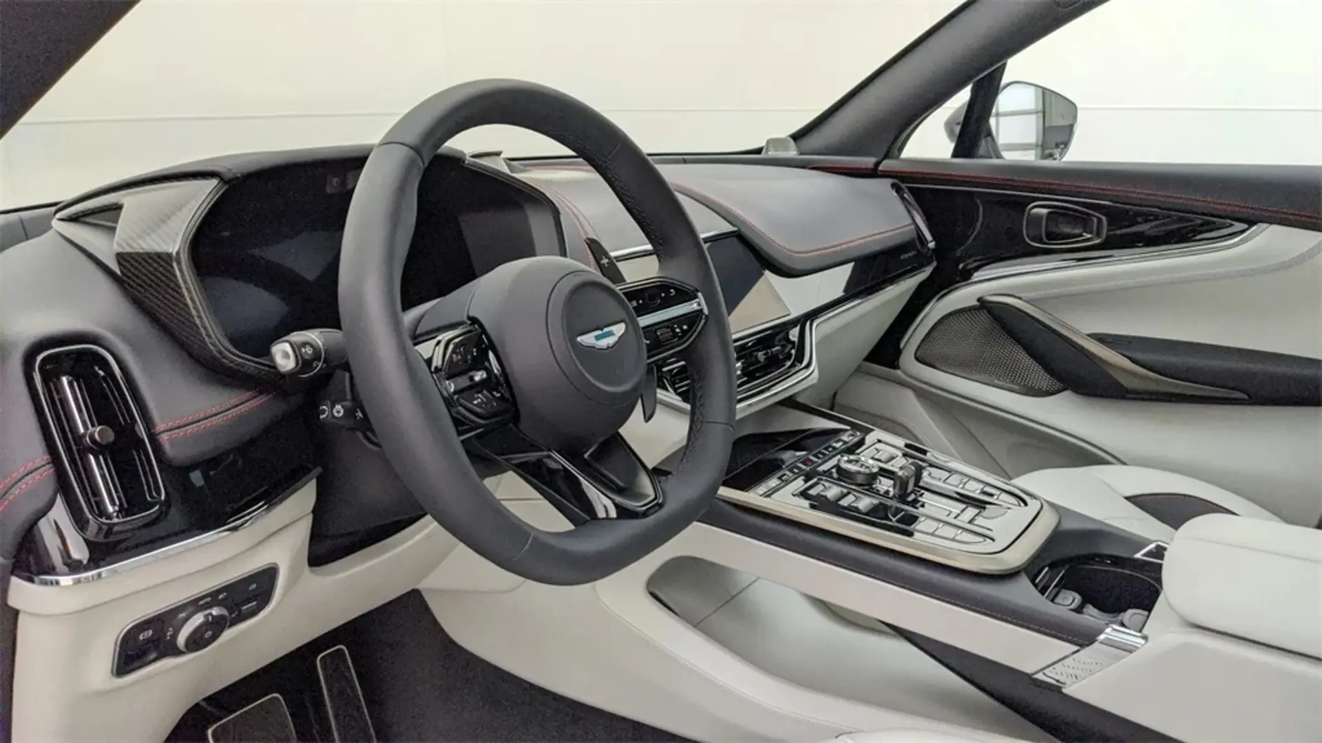 2025 DBX 707 Interior