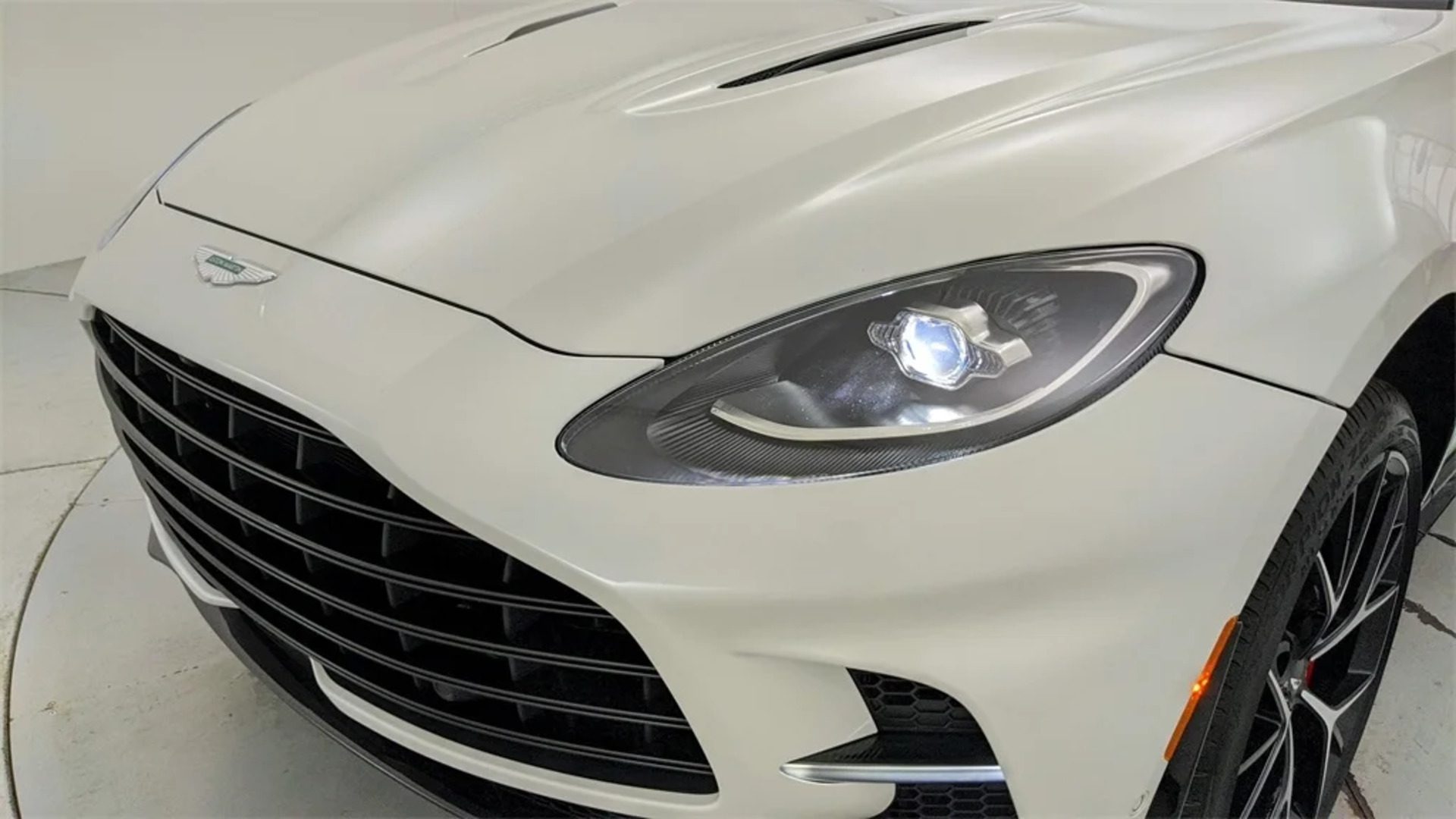 DBX 707 Grille