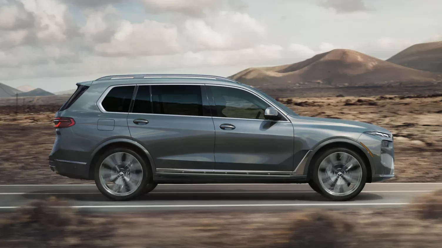BMW X7 Side Profile