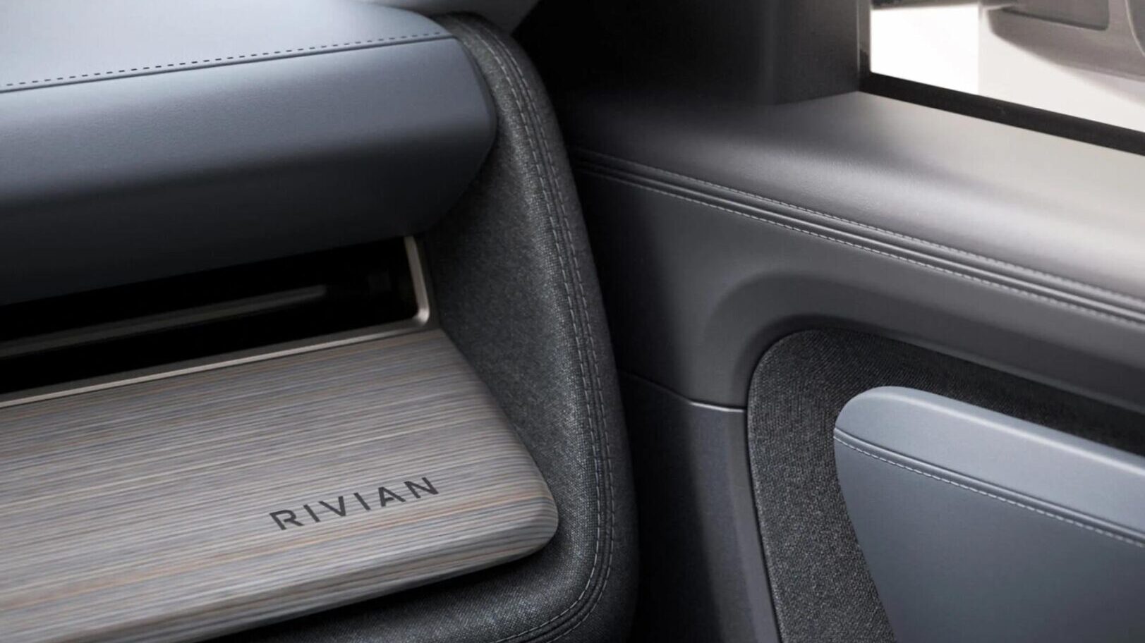 Rivian Birch Wood Dashbpard