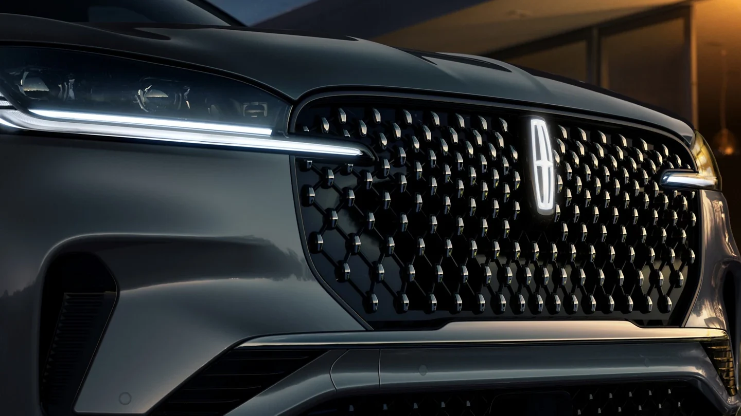2026 Lincoln Aviator Grille