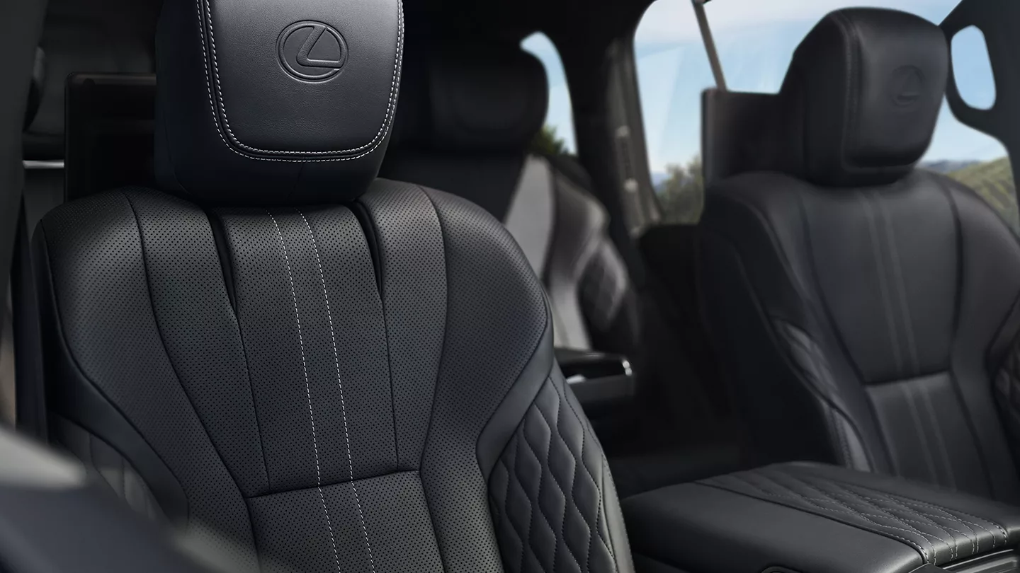 Seats in the Lexus LX 700h