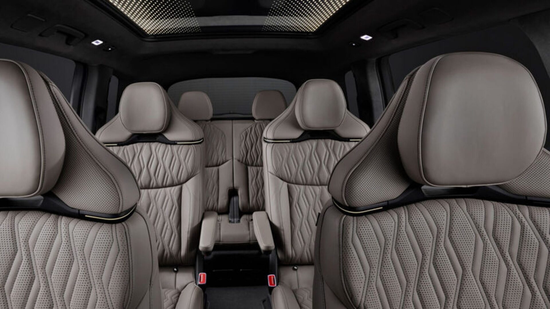 Q9 with seven seats