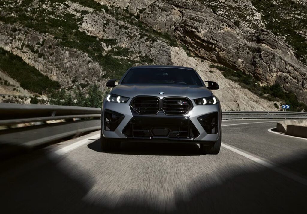 Front View of the 2024 BMW X6 M Competition