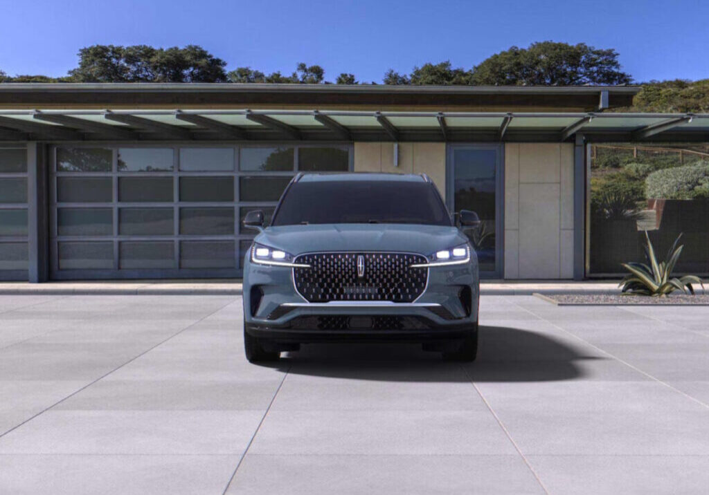 Front of 2026 Lincoln Aviator
